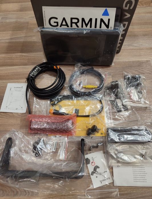 Эхолот картплоттер Garmin Striker Vivid 9 sv