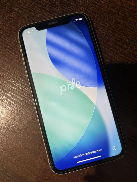 Мобильный телефон Айфон 11