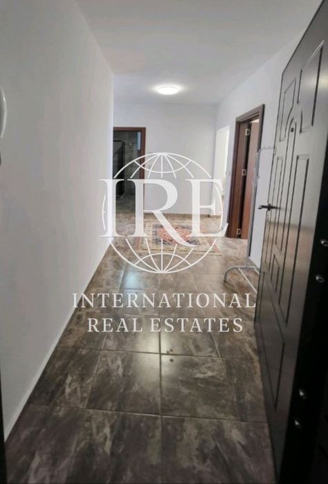 Двустаен апартамент за продажба само на метри от морето и плажа!