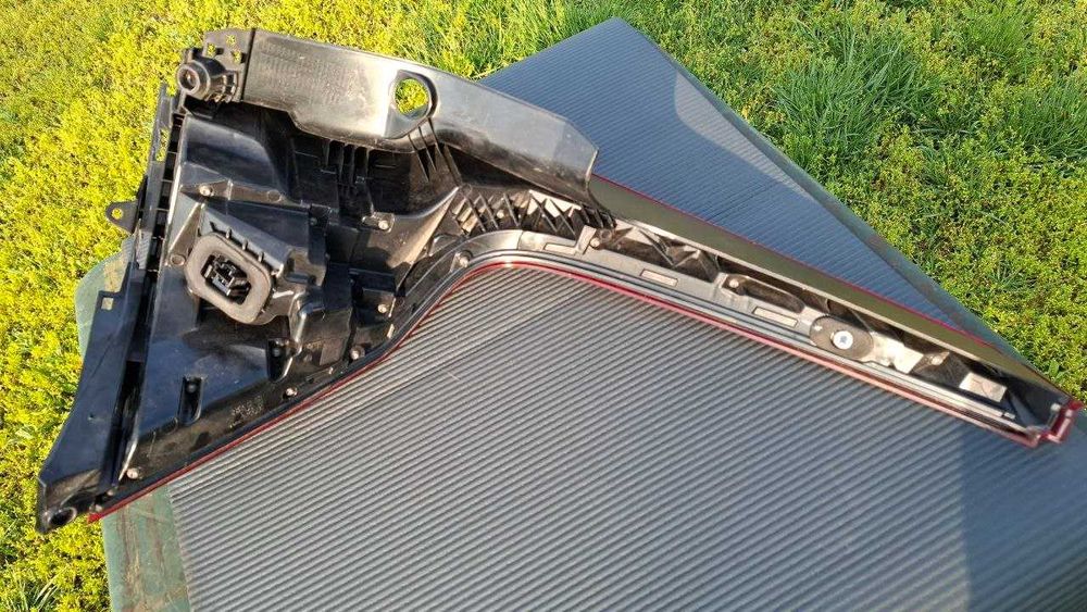 Volvo XC60 II 2017... Stopuri, complete sau separate 32228916, 32228917 (USA)