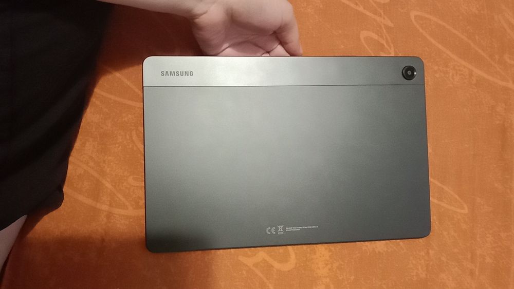 Срочно Планшет Самсунг таб 9а