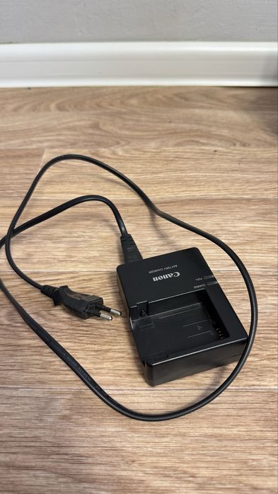 Зарядка Canon LC-E8E
