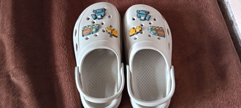 Продам кроксы новый одевались 1 раз.