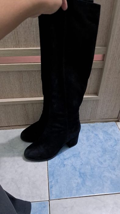 Продам женские сапоги