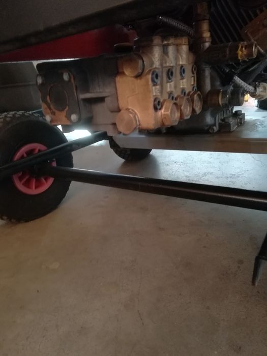 Бензинова водоструйка