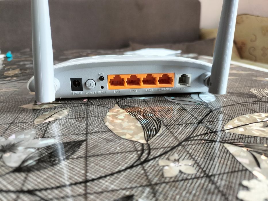 tp-link 300 Mbps Wi-Fi ADSL2+ Modem Router TD-W8961N