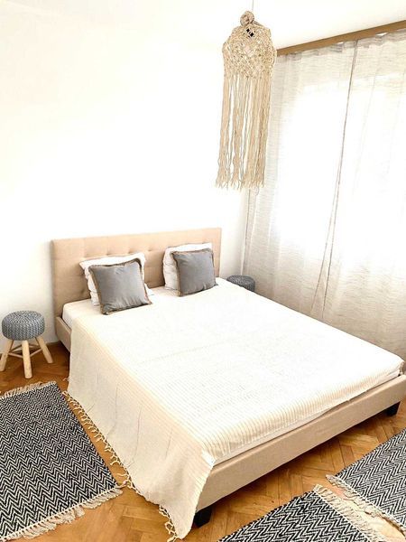 Patru camere,două băi ,Cazare/chirie,muncitori.Apartament regim hoteli