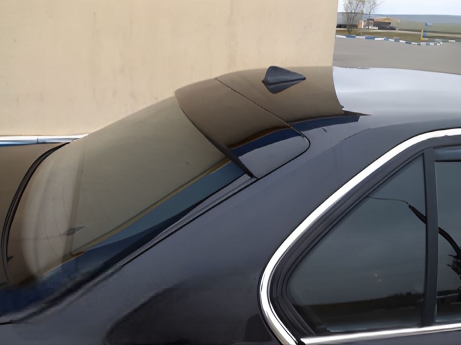 Козырек на стекло BMW E34