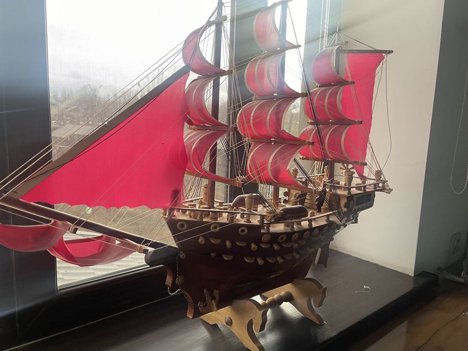 Корабль деревянный