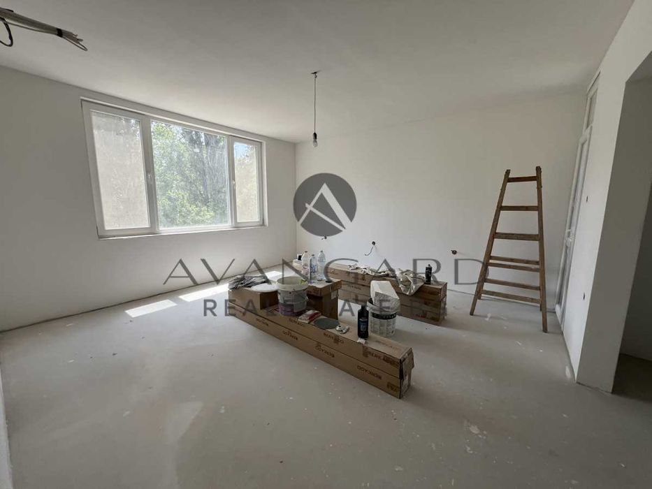 Продава се Тристаен апартамент в Пловдив, Кършияка - 86 кв.м за 1896 €/кв.м - Снимка #1