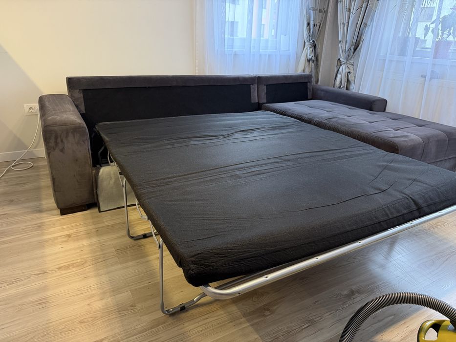 Canapea extensibila cu zona de relax si lada