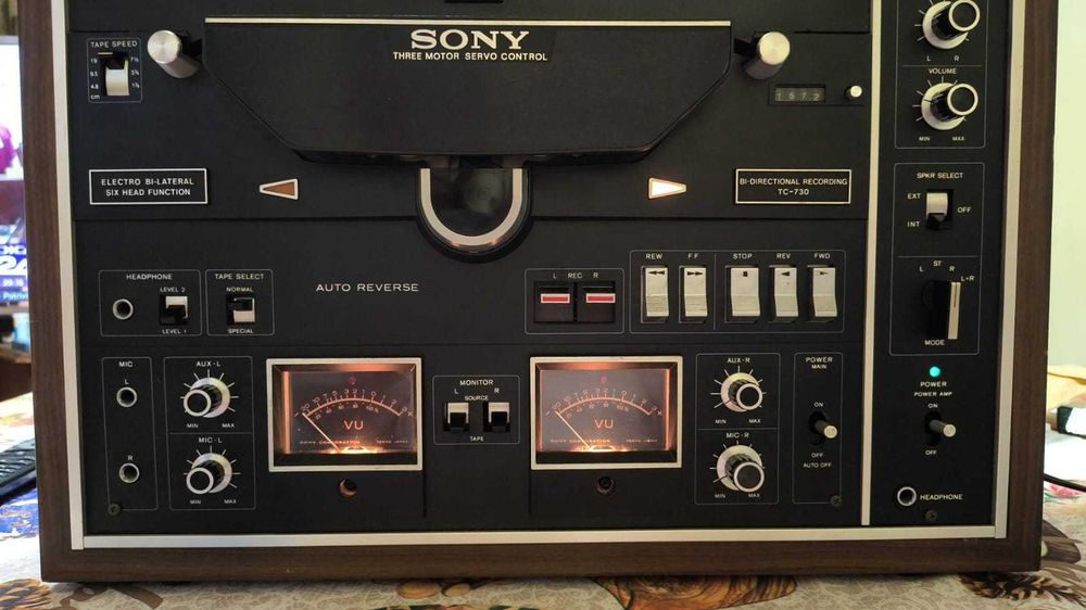Magnetofon Sony TC730