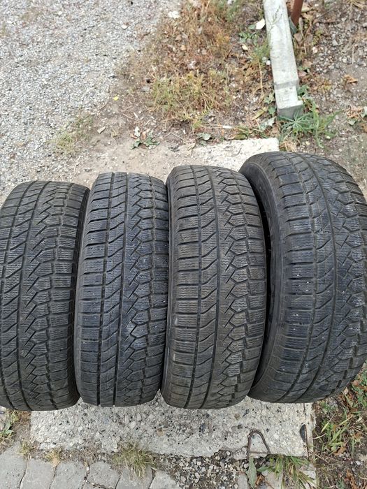 Продам шины. 235/60/18 гудридэ