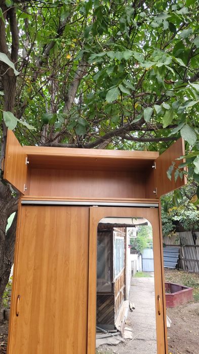 Продам шкаф в коридор