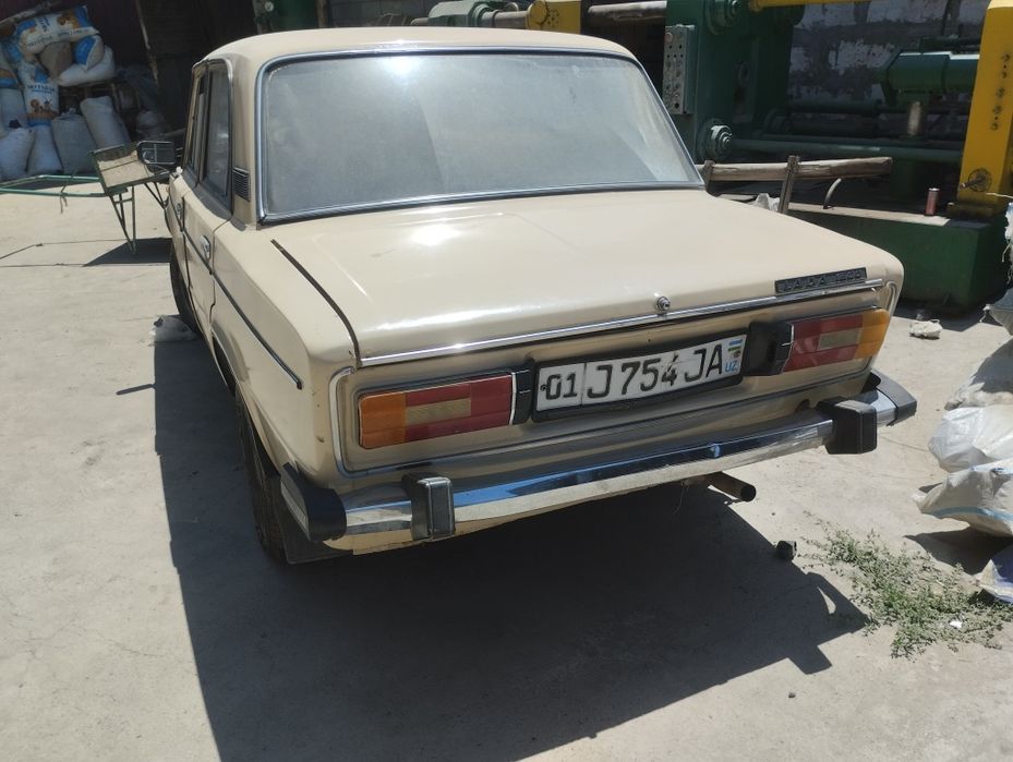 Vaz 2106 mashina sotiladi