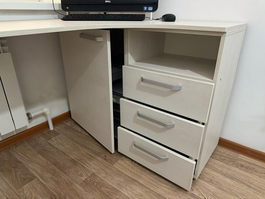 Мебель встроенная на детскую комнату