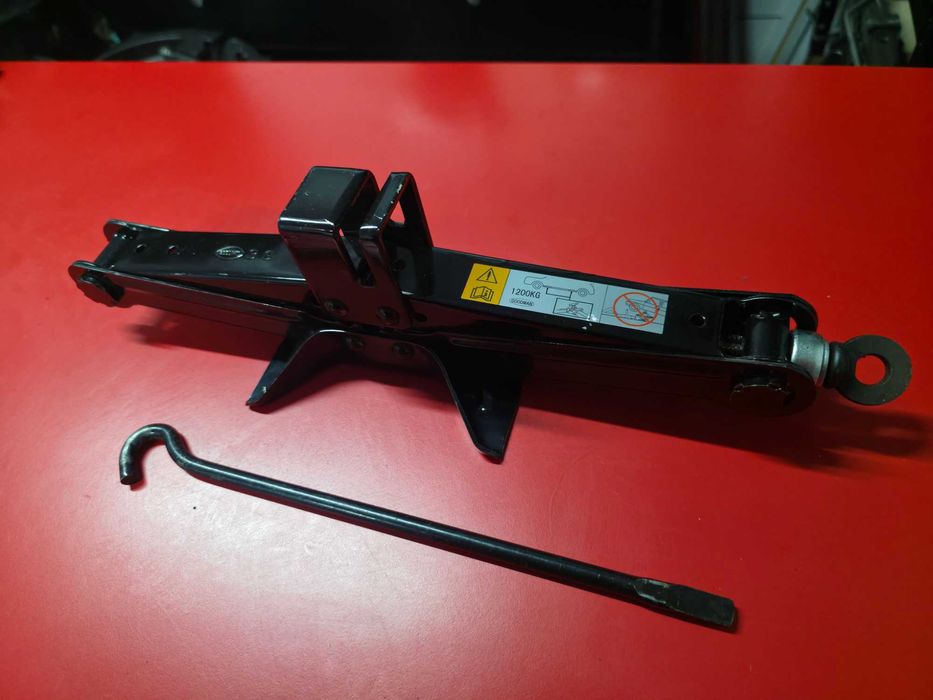 CRIC Auto Universal - SUV 1.200 KG NOU - VW SKODA AUDI BMW Kia Toyota