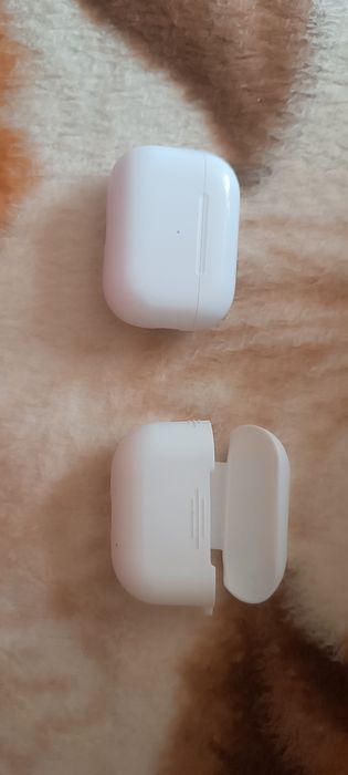 Vând căști  wireless