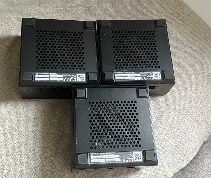 Sistem mesh WiFi 6 Netgear Nighthawk MR60 MS60 3 unitati AX1800