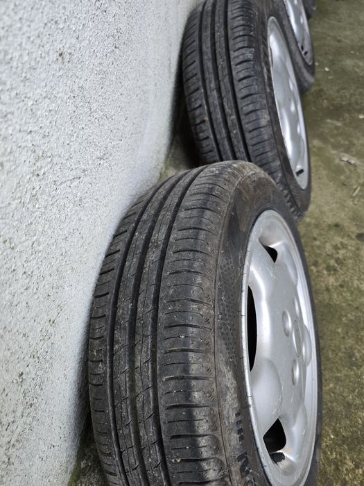 Продавам ляти джанти с нови гуми за рено туинго