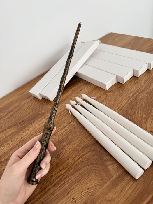Set 12 lumanari pluritoare Harry Potter cu bagheta telecomanda