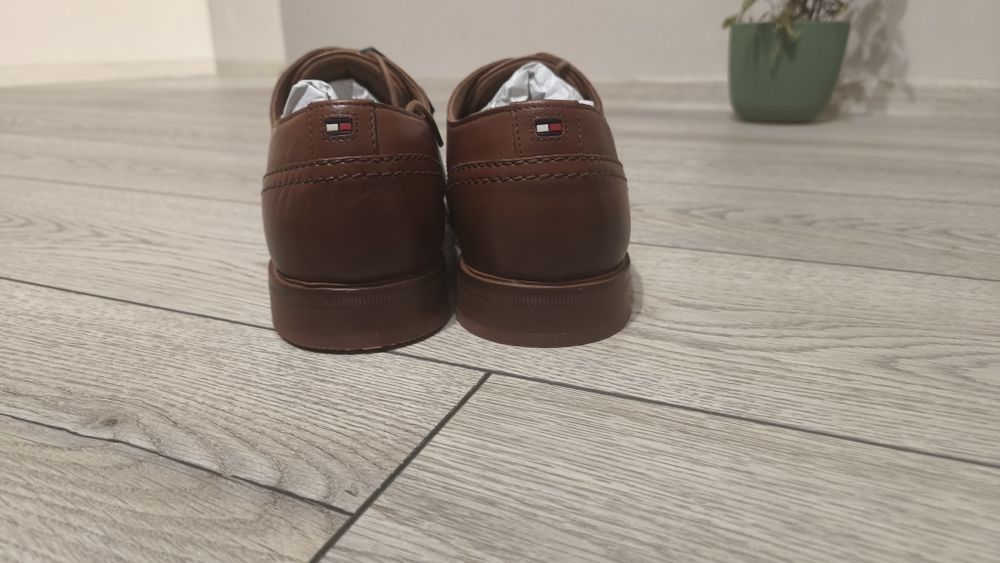 Tommy Hilfiger кафяви обувки  45 номер