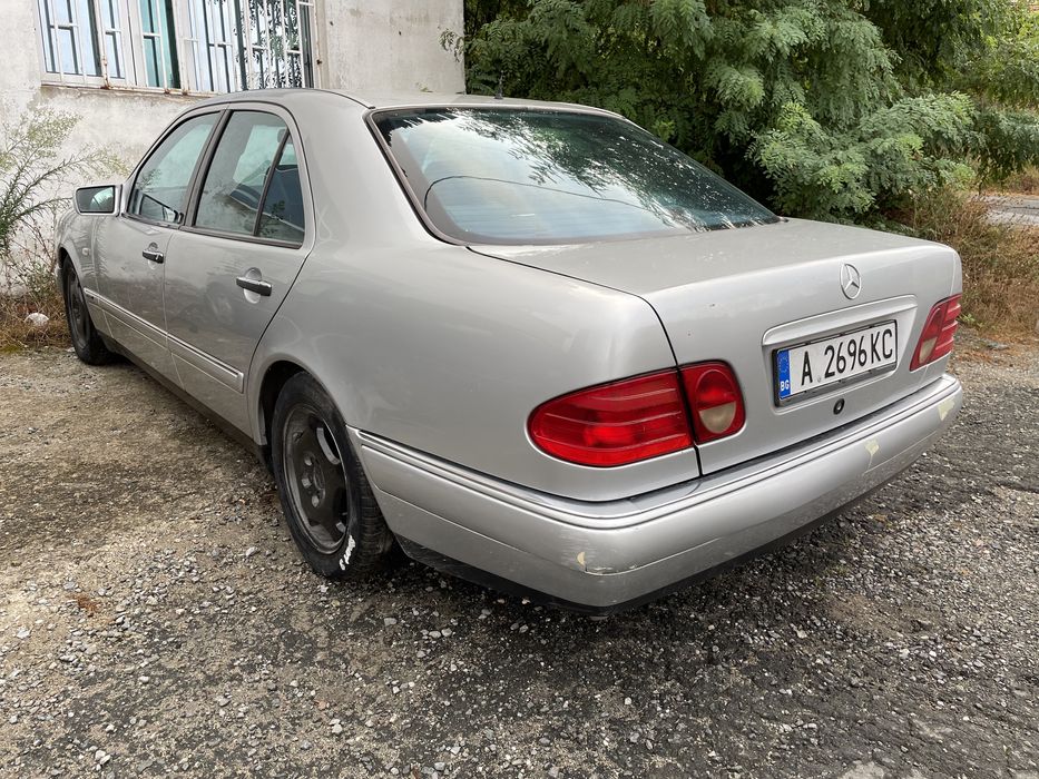 Мерцедес е250тд 1999г На Части