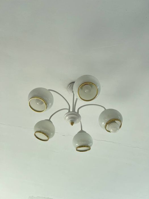 Люстры разного вида, не дорого