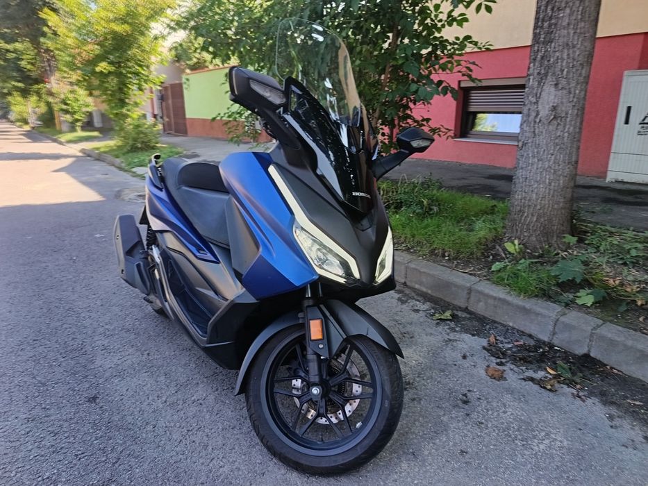 Honda Forza 125,15 cp,