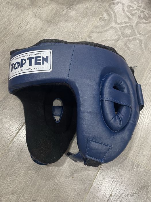 Перчатки, защитный шлем