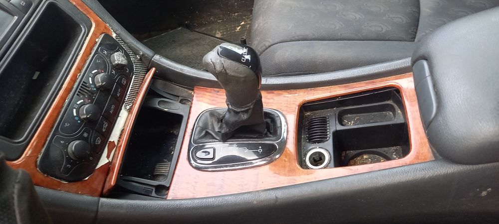 Mercedes C-Class W203 220 CDI на части