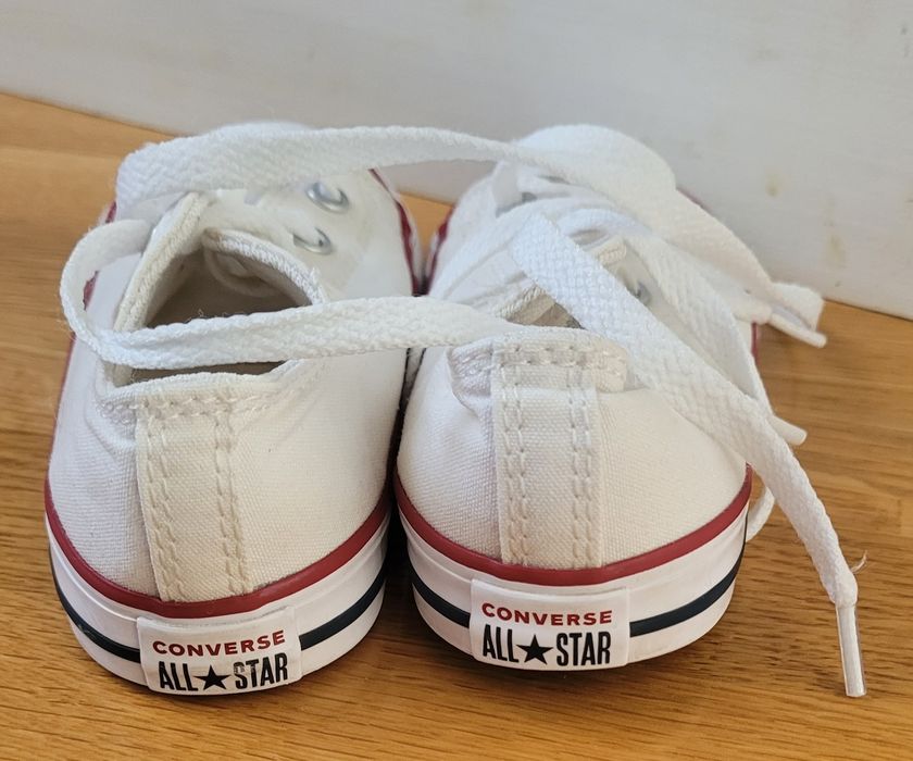 Converse mărimea 24