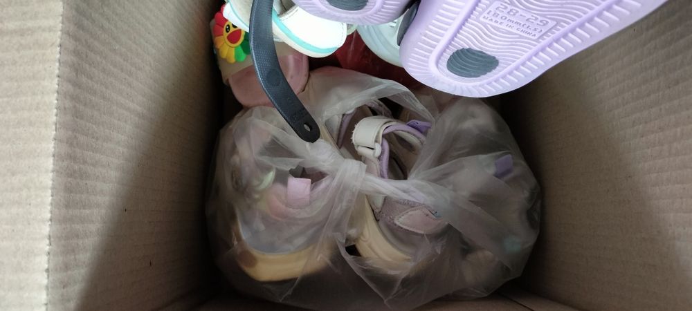 Продам детскую обувь
