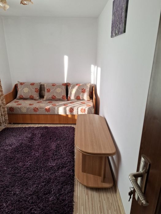 Închiriez casă 3 camere