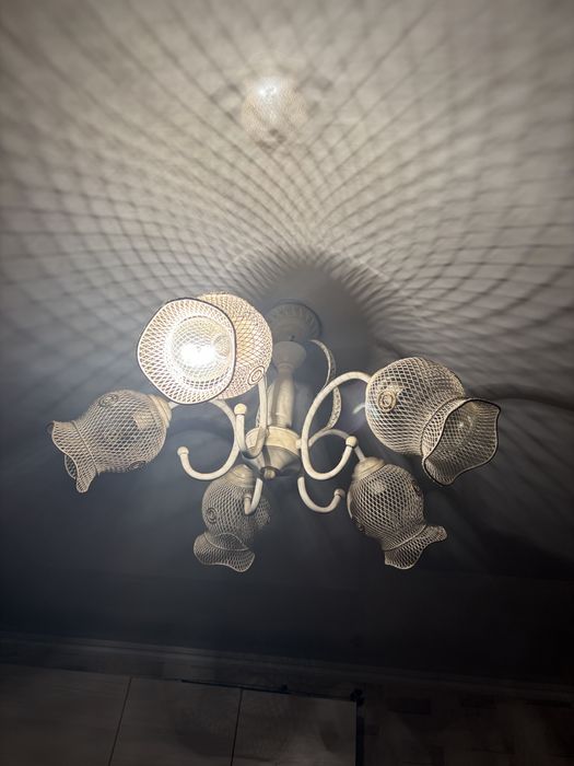 Люстры разные 3 шт