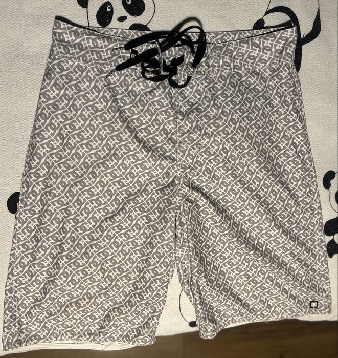 Плувни гащи DC shoes, неразличими от нови. Не са ползвани никога.