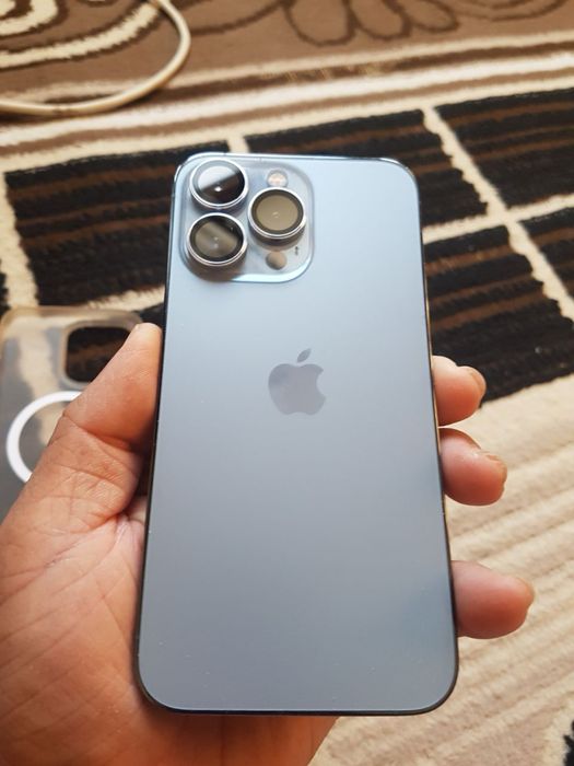 Iphone 13 pro karabka dok bor