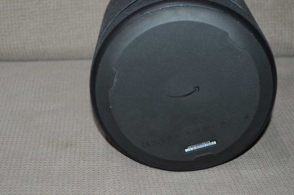 Boxa inteligenta Amazon Alexa Echo Studio model O2T2V3