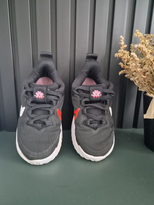 Детски маратонки на Nike