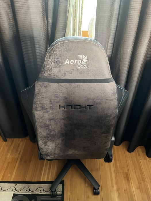 Игровое кресло Aerocool knight