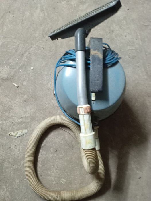 Пылесос ретро СССР