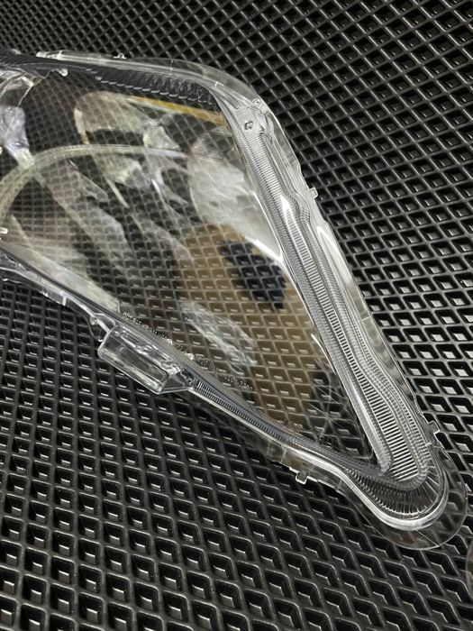 Тойота Камри 45 Стекла фар