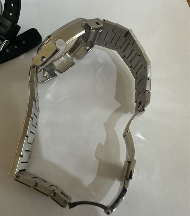 Продам Casio G Shock 2100