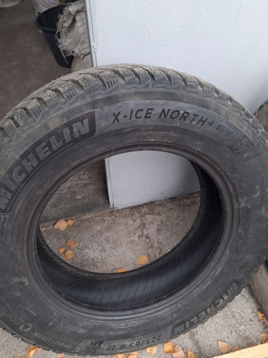 Продам зимние шины с шипами