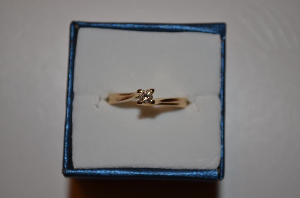 INEL AUR 18K + 1 Diamant = 0.12ct. - De Logodna - 3.3g.-  Solitaire !