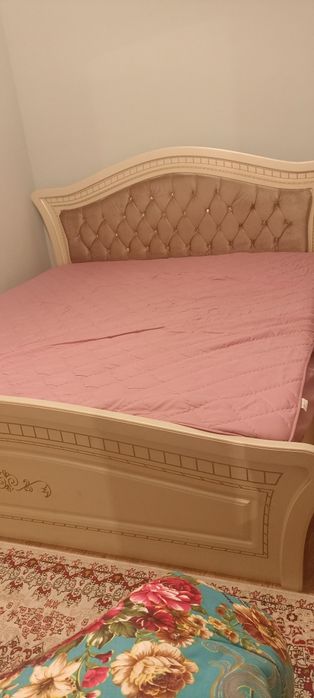 Продам спальный гарнитур