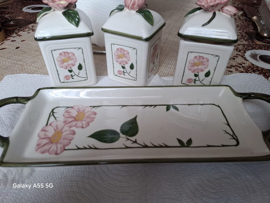 Set colecție Vileroy&Boch ,,Windrose-Charm’’ 4 piese, Tavă+3 borcane