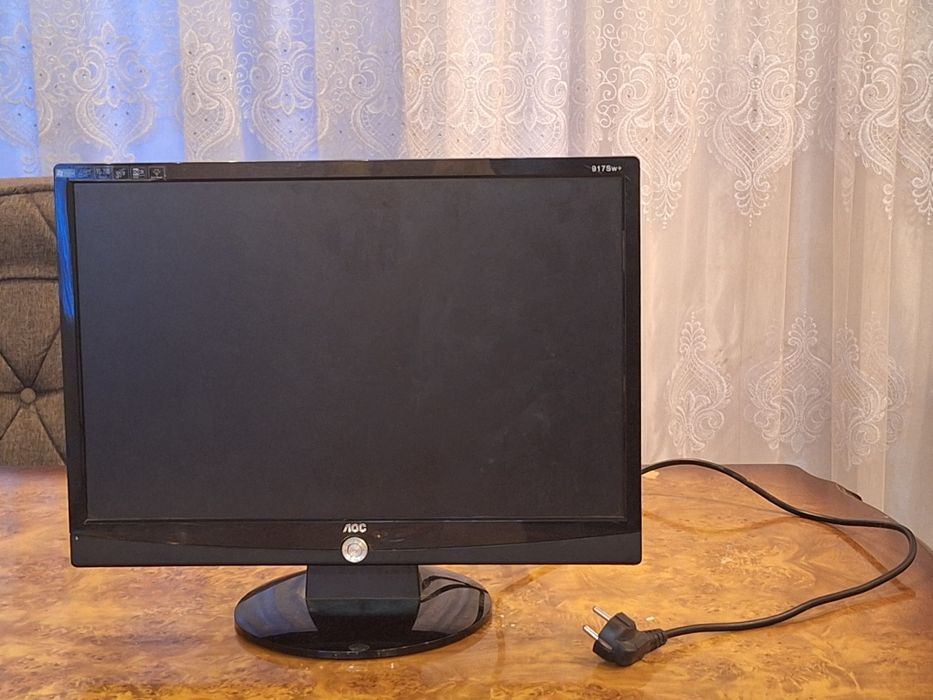 Монитор 1440×900 Aoc