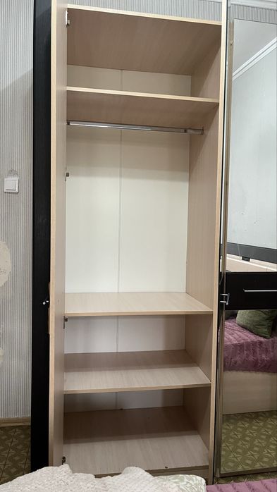 Продам спальный гарнитур.