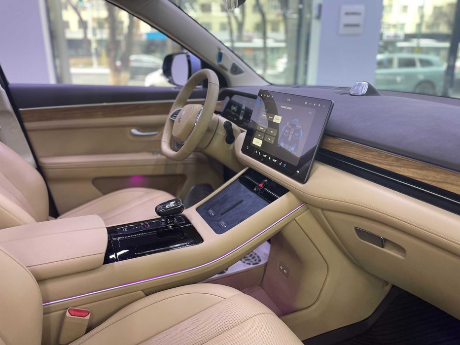 AITO M7 AWD новый — немецкое качество, семейный SUV